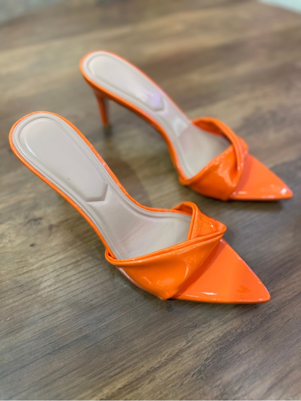 🔥 Bright Orange Patent Pointed Toe Mule Heels - Picture 12 of 13